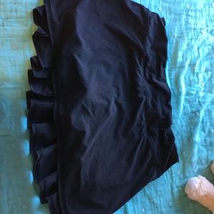 Black lululemon skirt